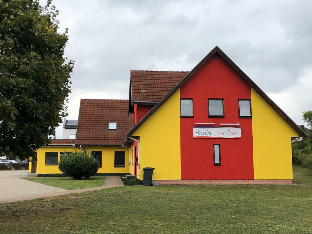 Pension ,,Vier Tore" Neubrandenburg Esterno foto